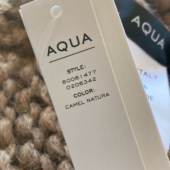 Aqua Brand Knit Pom Pom Woman’s Winter Hat Camel Exclusive for Bloomingdales - Picture 6 of 6